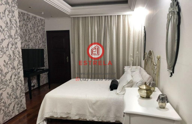 Imagem Casa com 4 Quartos à Venda, 350 m² em Jardim Califórnia - Jacareí Imagem Casa com 4 Quartos à Venda, 350 m² em Jardim Califórnia - Jacareí