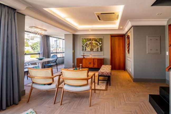 Imagem Imóvel com 2 Quartos à Venda, 200 m² em Auxiliadora - Porto Alegre Imagem Imóvel com 2 Quartos à Venda, 200 m² em Auxiliadora - Porto Alegre