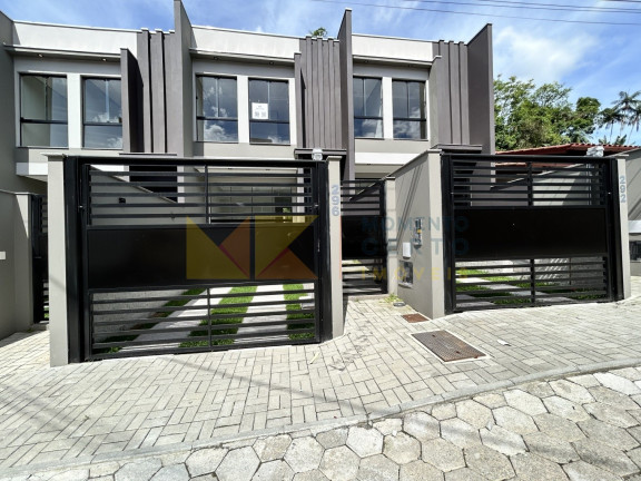 Sobrado com 3 Quartos à Venda, 144 m² em água Verde - Blumenau