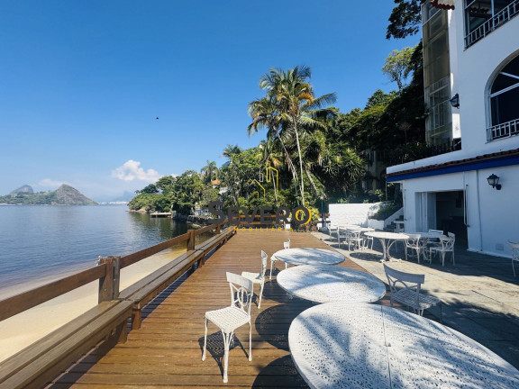 Casa com 3 Quartos à Venda, 451 m² em São Francisco - Niterói
