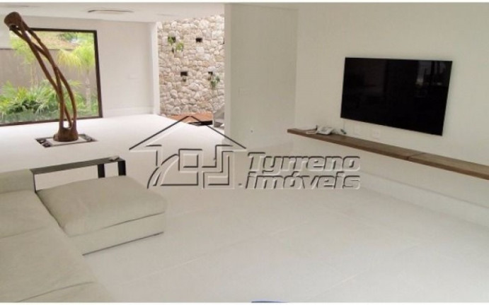 Imagem Casa com 11 Quartos à Venda, 1.632 m² em São Sebastião - São Sebastião Imagem Casa com 11 Quartos à Venda, 1.632 m² em São Sebastião - São Sebastião