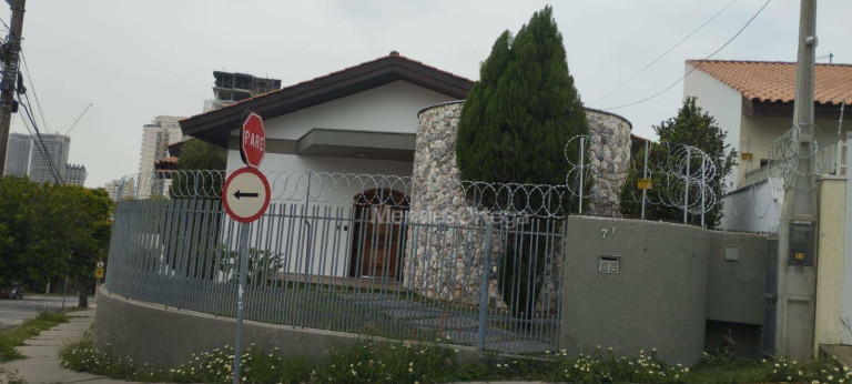 Casa à Venda ou Locação, 456 m² em Parque Campolim - Sorocaba