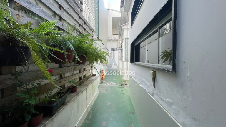 Imagem Casa com 3 Quartos à Venda, 340 m²