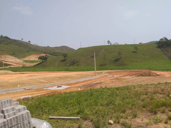 Imagem Terreno à Venda, 360 m² em Rio Bonito Imagem Terreno à Venda, 360 m² em Rio Bonito