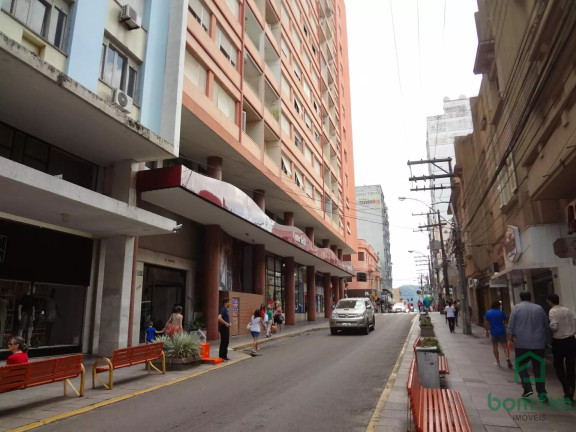 Imagem Apartamento com 3 Quartos para Alugar, 110 m² em Centro - Santa Maria Imagem Apartamento com 3 Quartos para Alugar, 110 m² em Centro - Santa Maria