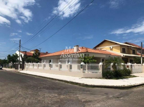 Imagem Casa com 3 Quartos à Venda, 240 m² em Centro - Capão Da Canoa Imagem Casa com 3 Quartos à Venda, 240 m² em Centro - Capão Da Canoa