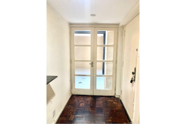 Imagem Imóvel com 2 Quartos à Venda, em Auxiliadora - Porto Alegre Imagem Imóvel com 2 Quartos à Venda, em Auxiliadora - Porto Alegre