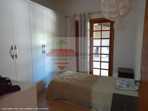 Imagem Chácara com 4 Quartos à Venda, 280 m² em Barreiro - Taubaté