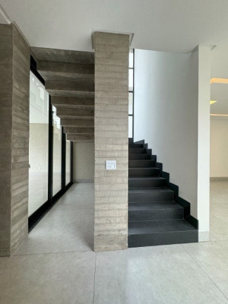 Imagem Sobrado com 5 Quartos à Venda, 344 m² em Jardins Madri - Goiânia