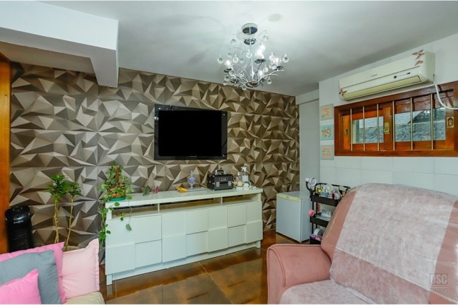 Imagem Casa com 3 Quartos à Venda, 185 m² em Hípica - Porto Alegre Imagem Casa com 3 Quartos à Venda, 185 m² em Hípica - Porto Alegre