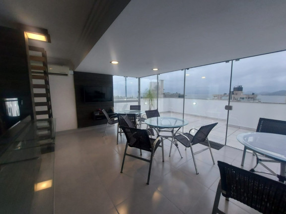 Imagem Apartamento com 2 Quartos à Venda, 74 m² em Agronômica - Florianópolis