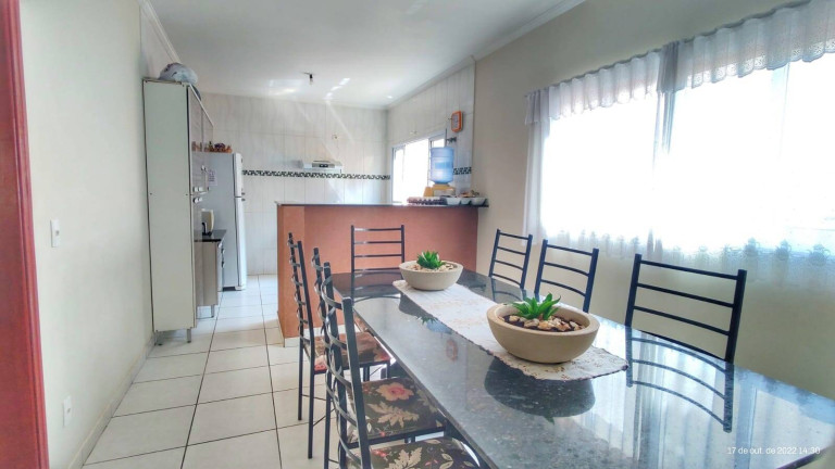 Casa com 3 Quartos à Venda,  em Jardim Das Laranjeiras - Bragança Paulista