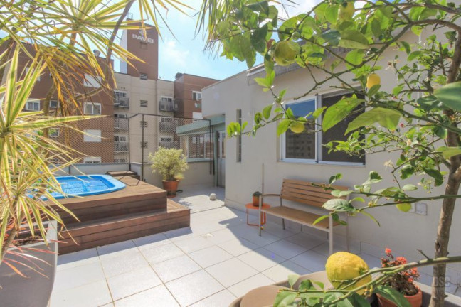 Imagem Imóvel com 3 Quartos à Venda, 200 m² em Auxiliadora - Porto Alegre Imagem Imóvel com 3 Quartos à Venda, 200 m² em Auxiliadora - Porto Alegre