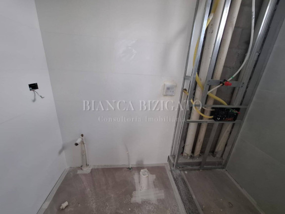 Imagem Apartamento com 3 Quartos à Venda, 56 m² em Mercês - Curitiba