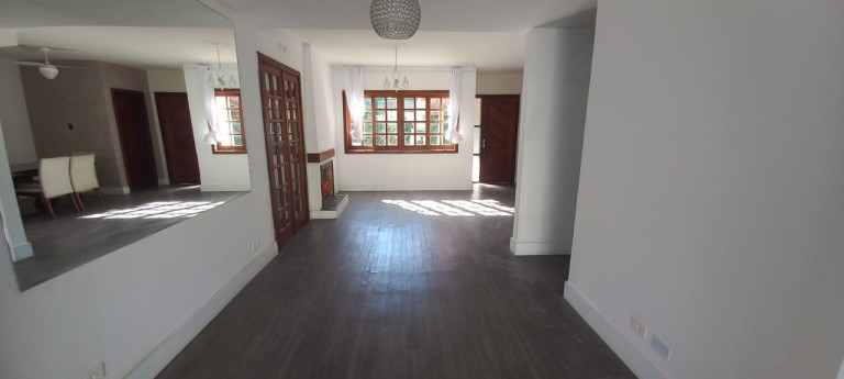Imagem Imóvel com 3 Quartos à Venda, 150 m² Imagem Imóvel com 3 Quartos à Venda, 150 m²