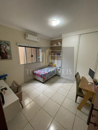 Imagem Casa com 3 Quartos à Venda, 194 m² em Residencial União - São José Dos Campos