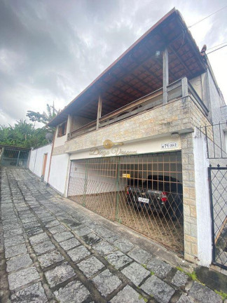 Imagem Casa com 3 Quartos à Venda, 180 m² em São Pedro - Teresópolis Imagem Casa com 3 Quartos à Venda, 180 m² em São Pedro - Teresópolis