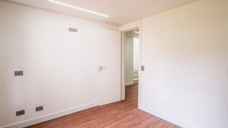Imagem Casa de Condomínio com 4 Quartos à Venda, 190 m² em Santa Candida - Curitiba Imagem Casa de Condomínio com 4 Quartos à Venda, 190 m² em Santa Candida - Curitiba
