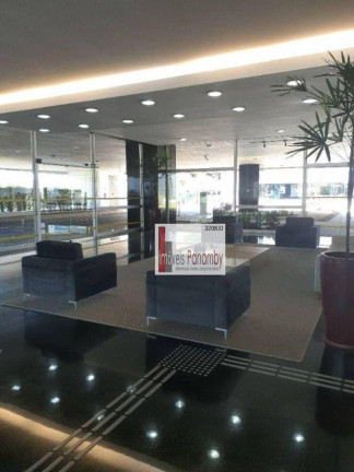Sala Comercial à Venda ou Locação, 2.844 m² em Jardim São Luís - São Paulo