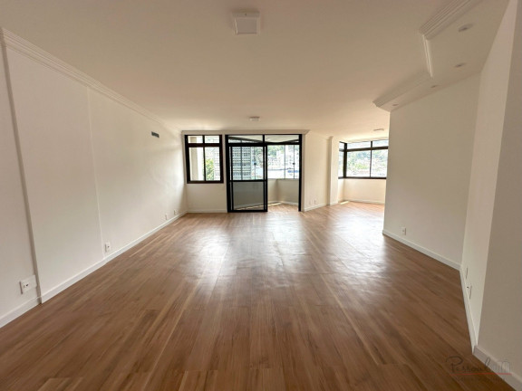 Apartamento com 3 Quartos à Venda, 197 m² em Centro - Florianópolis