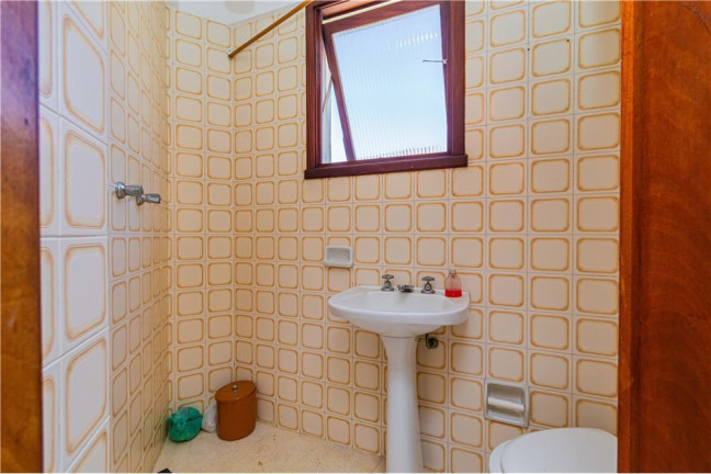 Imagem Imóvel com 2 Quartos à Venda, em Auxiliadora - Porto Alegre Imagem Imóvel com 2 Quartos à Venda, em Auxiliadora - Porto Alegre