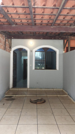 Casa com 2 Quartos à Venda, 58 m²