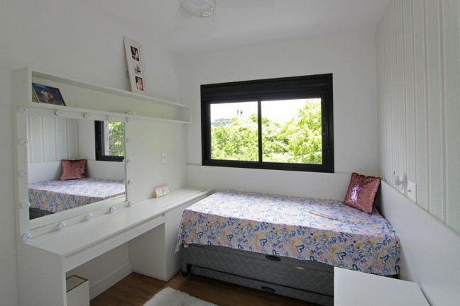 Imagem Imóvel com 3 Quartos à Venda, em Menino Deus - Porto Alegre Imagem Imóvel com 3 Quartos à Venda, em Menino Deus - Porto Alegre