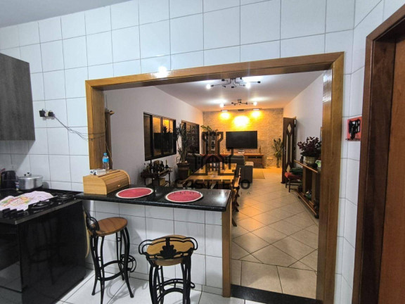 Imagem Casa com 3 Quartos à Venda, 171 m² em Jardim Itatiaia 2 - Londrina