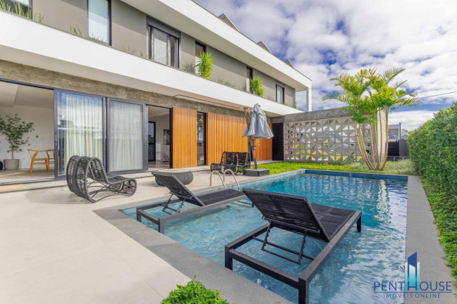 Imagem Casa com 3 Quartos à Venda, 431 m² em Santa Regina - Camboriú