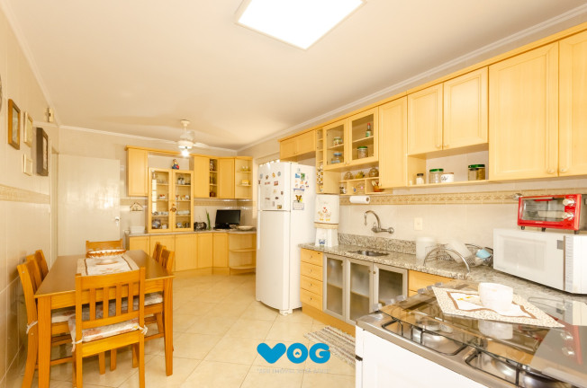 Imagem Casa com 3 Quartos à Venda, 230 m² em Petrópolis - Porto Alegre