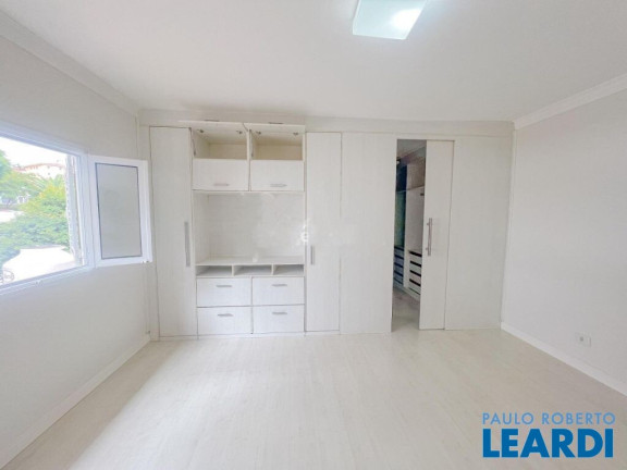 Sobrado com 4 Quartos à Venda, 300 m² em Vila Valparaíso - Santo André