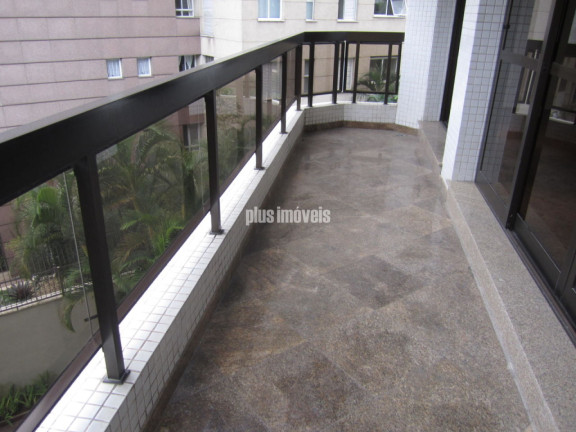 Apartamento com 3 Quartos à Venda, 210 m² em Vila Nova Conceição - São Paulo