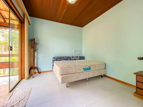 Imagem Casa com 3 Quartos à Venda, 300 m² em Albuquerque - Teresópolis Imagem Casa com 3 Quartos à Venda, 300 m² em Albuquerque - Teresópolis