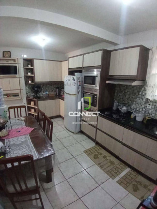 Imagem Casa com 6 Quartos à Venda, 310 m² em São Vicente - Itajaí Imagem Casa com 6 Quartos à Venda, 310 m² em São Vicente - Itajaí
