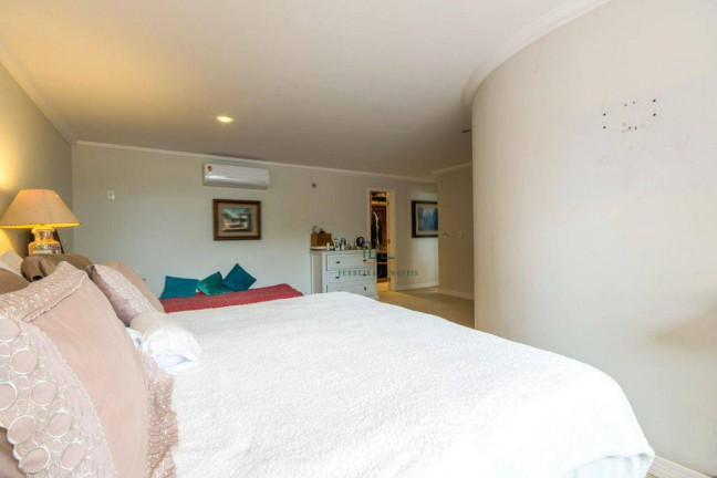 Imagem Casa com 7 Quartos à Venda, 700 m² em Itacoatiara - Niterói Imagem Casa com 7 Quartos à Venda, 700 m² em Itacoatiara - Niterói
