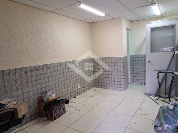 Imagem Galpão para Alugar, 25 m² em Taquara - Rio De Janeiro