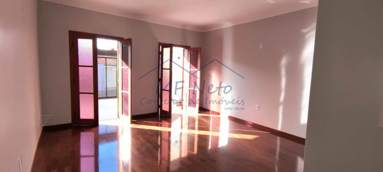 Imagem Casa com 3 Quartos à Venda, 369 m² em Centro - Pirassununga Imagem Casa com 3 Quartos à Venda, 369 m² em Centro - Pirassununga