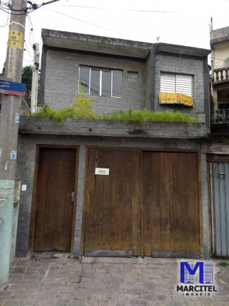 Casa com 4 Quartos à Venda,  em Centro - Carapicuíba