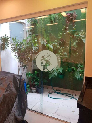 Imagem Casa com 3 Quartos à Venda, 224 m² em Gonzaga - Santos