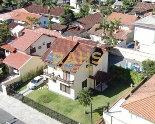 Imagem Casa com 4 Quartos à Venda, 261 m² em América - Joinville Imagem Casa com 4 Quartos à Venda, 261 m² em América - Joinville