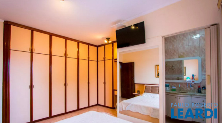 Imagem Sobrado com 3 Quartos à Venda, 218 m² em Vila Floresta - Santo André Imagem Sobrado com 3 Quartos à Venda, 218 m² em Vila Floresta - Santo André