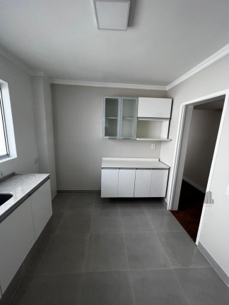 Imagem Apartamento com 3 Quartos à Venda, 120 m² em Petrópolis - Porto Alegre Imagem Apartamento com 3 Quartos à Venda, 120 m² em Petrópolis - Porto Alegre