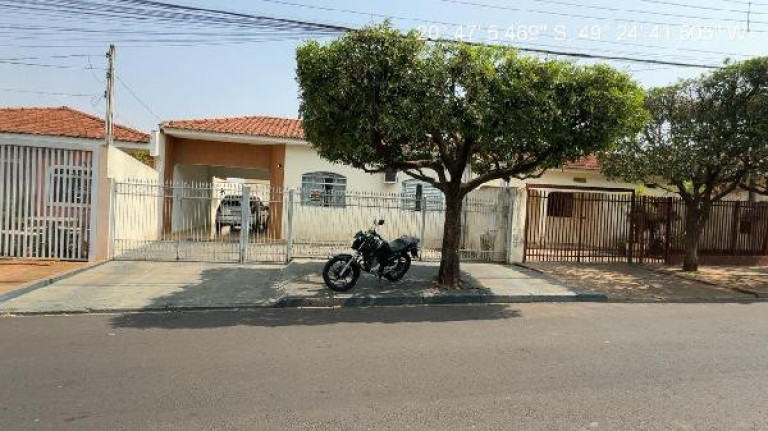 Casa com 4 Quartos à Venda, 200 m² em Solo Sagrado - Sao Jose Do Rio Preto