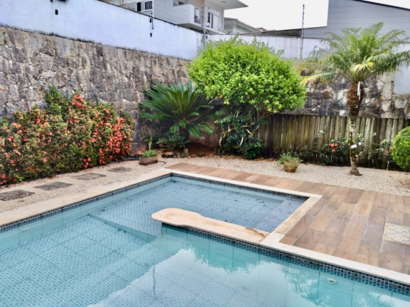 Imagem Casa com 3 Quartos à Venda, 320 m² em Pedra Branca - Palhoça Imagem Casa com 3 Quartos à Venda, 320 m² em Pedra Branca - Palhoça