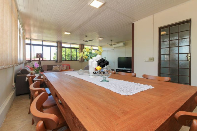 Imagem Casa com 7 Quartos à Venda, 330 m² em Nonoai - Porto Alegre Imagem Casa com 7 Quartos à Venda, 330 m² em Nonoai - Porto Alegre