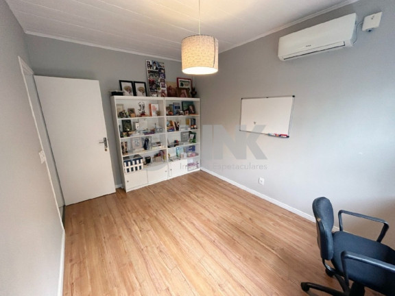 Imagem Casa com 3 Quartos à Venda, 174 m² em Vila Jardim - Porto Alegre Imagem Casa com 3 Quartos à Venda, 174 m² em Vila Jardim - Porto Alegre