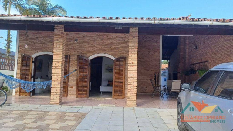 Imagem Casa com 5 Quartos à Venda, 280 m² em Lagoinha - Ubatuba
