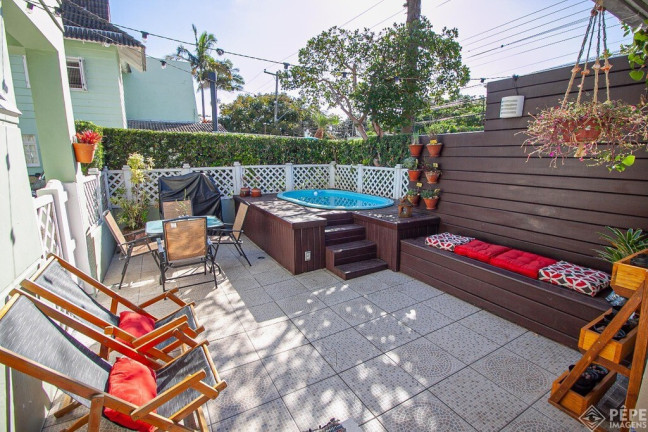 Casa de Condomínio com 3 Quartos à Venda, 201 m² em Guarujá - Porto Alegre