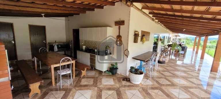 Imagem Casa com 4 Quartos à Venda, 200 m² em Presidente - Cascavel
