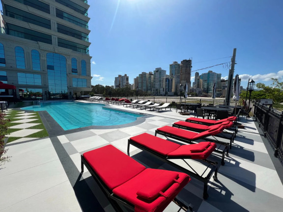 Imagem Apartamento com 4 Quartos à Venda, 180 m² em Meia Praia - Itapema